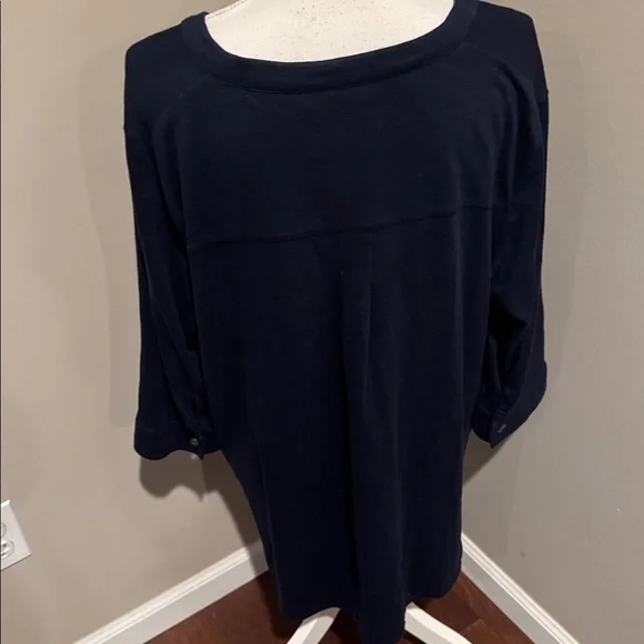 Lysse navy blue split neck linen knit sweater with contrasting blue strip - Picture 6 of 11